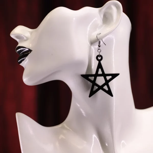 Boucles d'oreilles grand pentacle noir