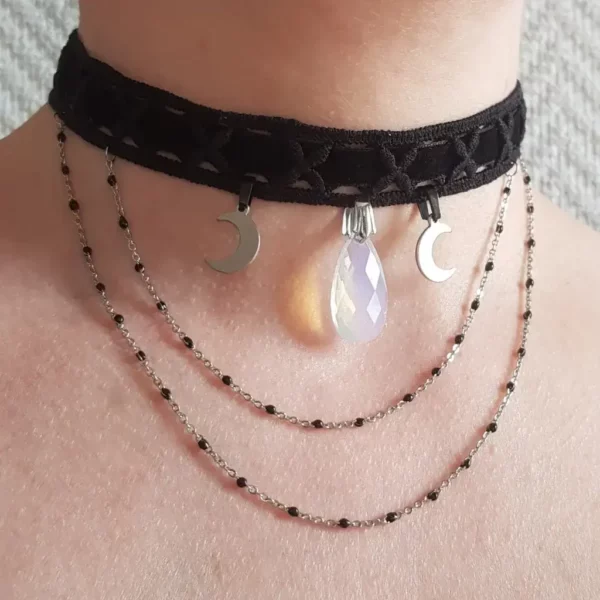 Collier ras de cou lune et opale