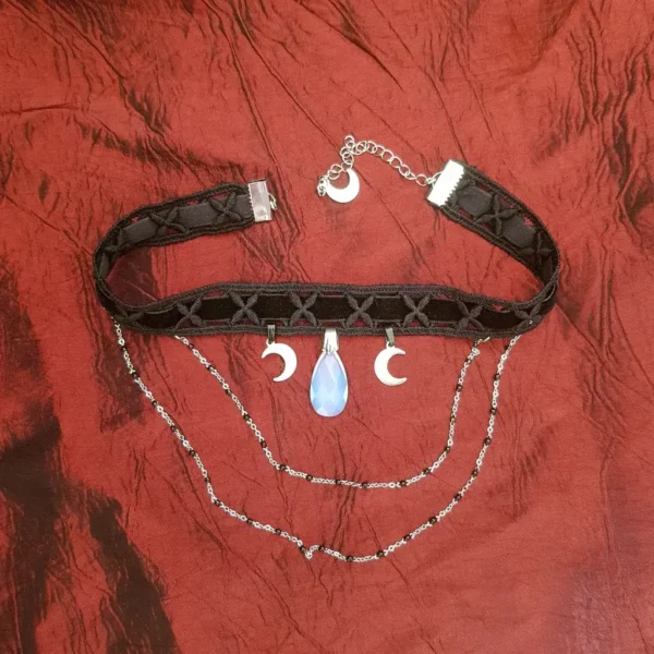 collier ras de cou lune et opale.3