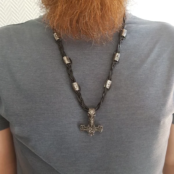 Collier en cuir tressé runes viking et Mjöllnir