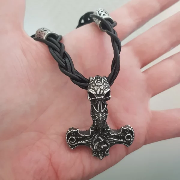 collier en cuir tresse runes viking et mjollnir.6