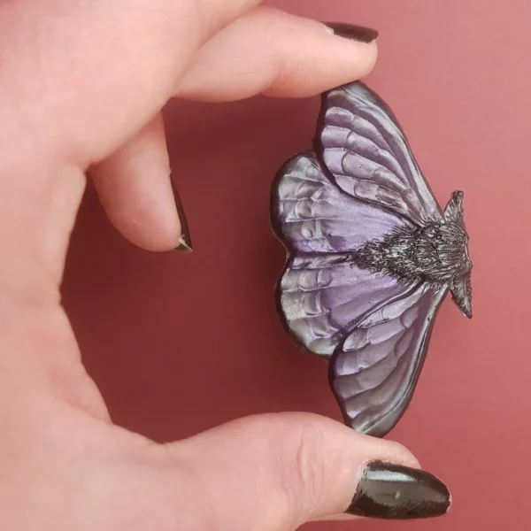 Broche gothique grand papillon de nuit – Image 2